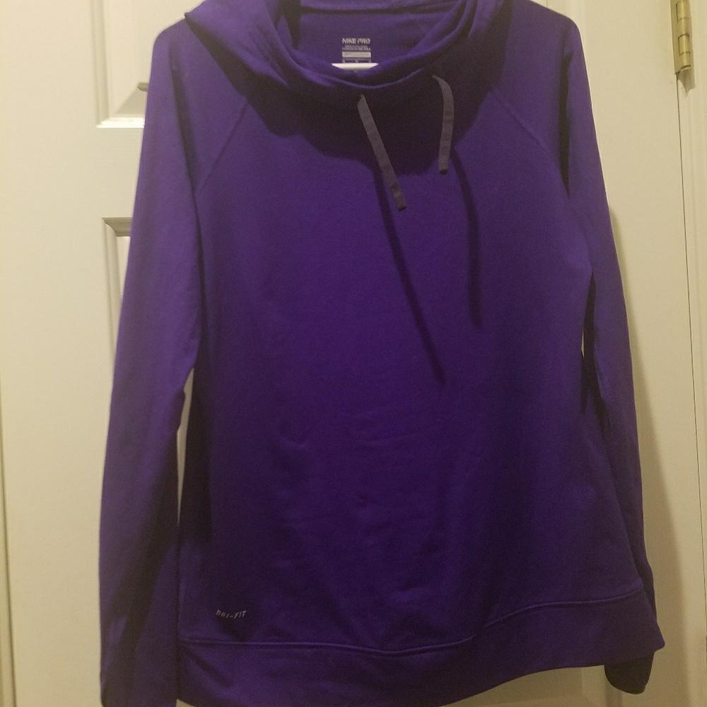 NWOT Nike Women's M Sweatshirt